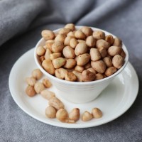 Salt-baked peanuts