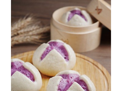 Steamed bread with purple potato blossoms